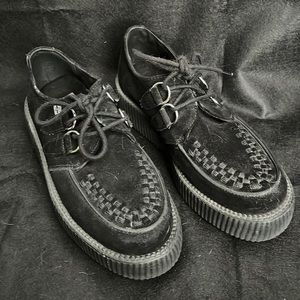 TUK black creepers